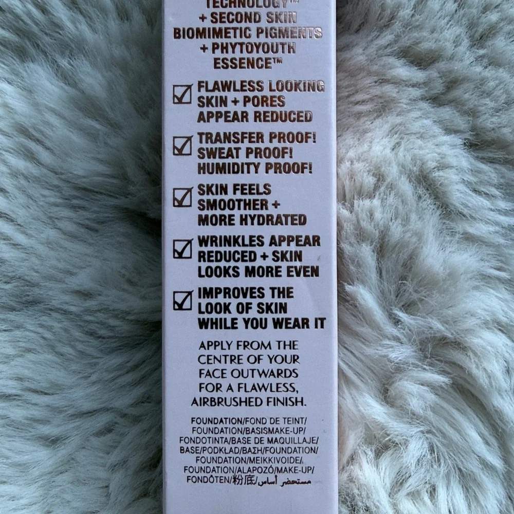 Charlotte Tilbury Airbrush Flawless Foundation – Shade 6 Neutral